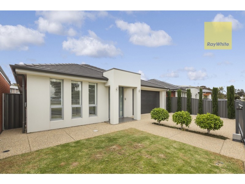 13 Fawnbrake Crescent, West Beach SA 5024