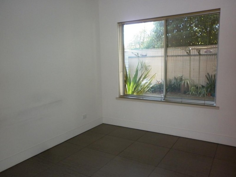 13/2 Emerson Road, Black Forest SA 5035