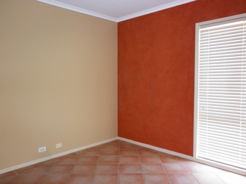 24 Ingleton Drive, Hallett Cove SA 5158