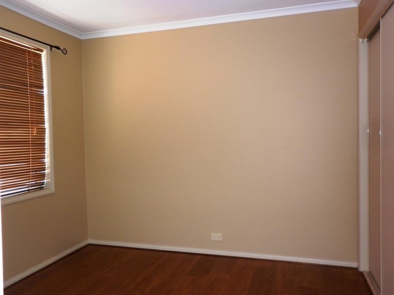 24 Ingleton Drive, Hallett Cove SA 5158