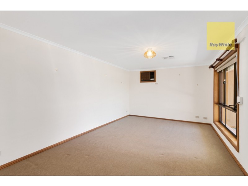 13 Hendrix Crescent, Woodcroft SA 5162