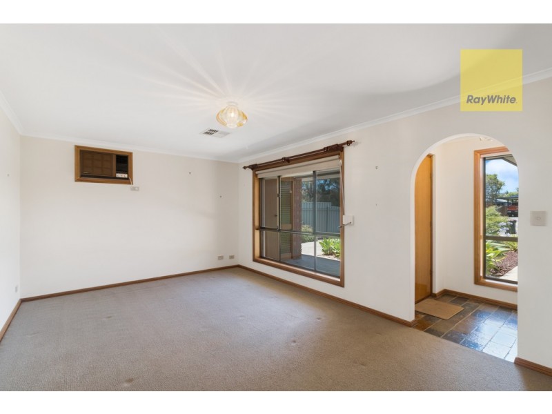 13 Hendrix Crescent, Woodcroft SA 5162