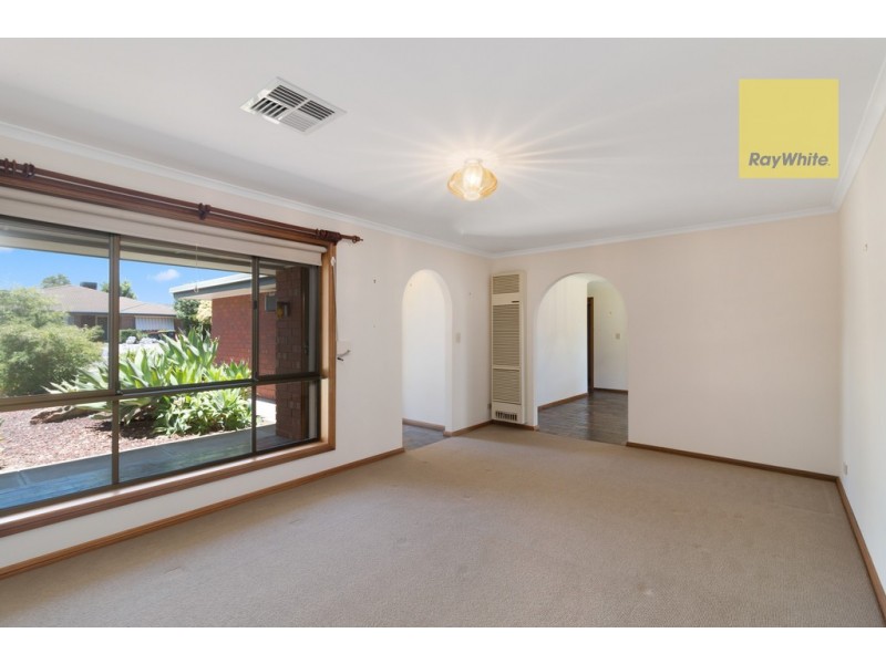 13 Hendrix Crescent, Woodcroft SA 5162