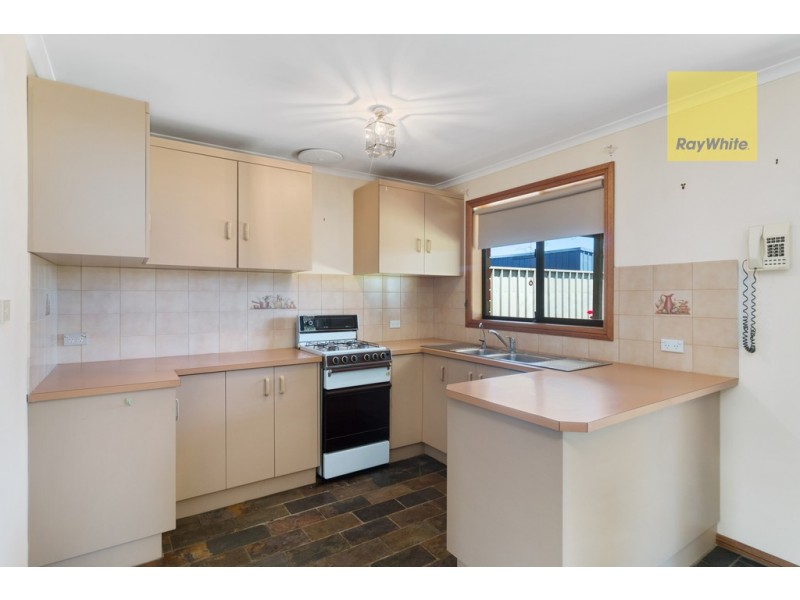 13 Hendrix Crescent, Woodcroft SA 5162