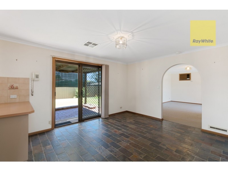 13 Hendrix Crescent, Woodcroft SA 5162