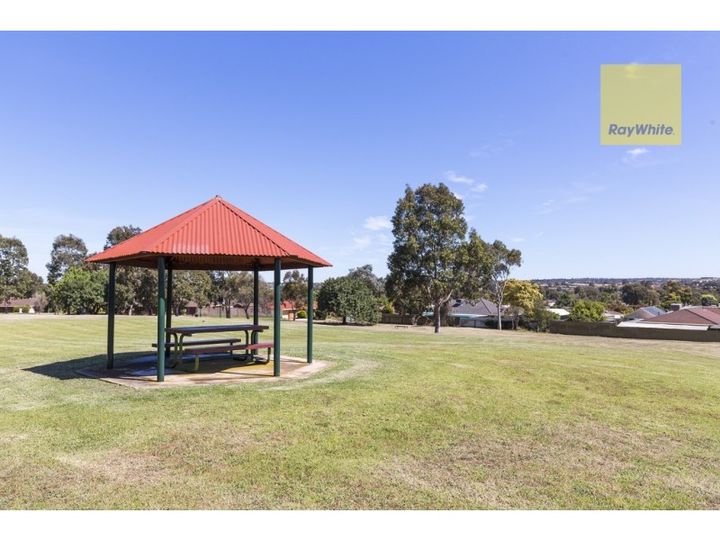 13 Hendrix Crescent, Woodcroft SA 5162