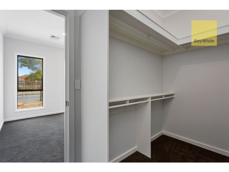 131a Raglan Ave, South Plympton SA 5038