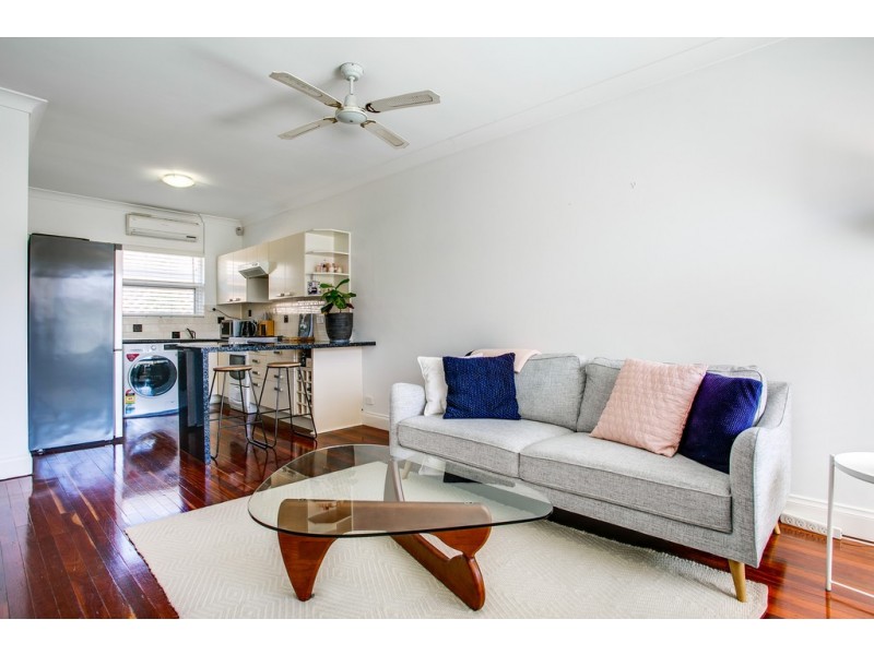 2/6 Golflands Terrace, Glenelg North SA 5045