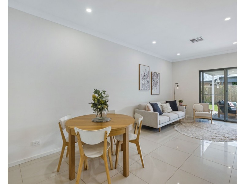 12 Rotorua Avenue, Park Holme SA 5043