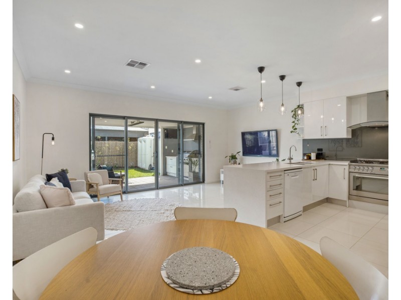 12 Rotorua Avenue, Park Holme SA 5043