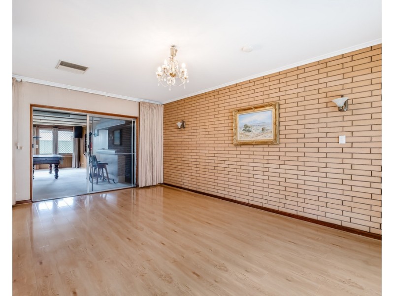 6 Tora Court, Park Holme SA 5043