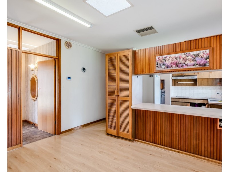 6 Tora Court, Park Holme SA 5043