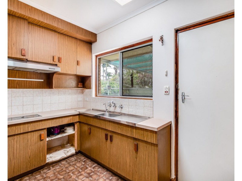 6 Tora Court, Park Holme SA 5043