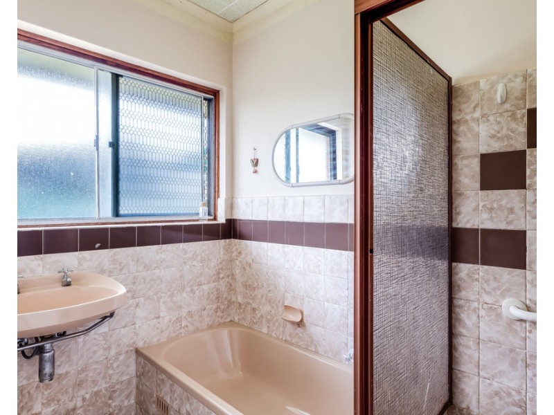 6 Tora Court, Park Holme SA 5043