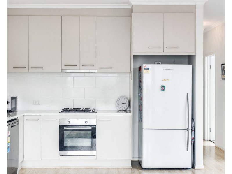 4 Ragless Avenue, Park Holme SA 5043