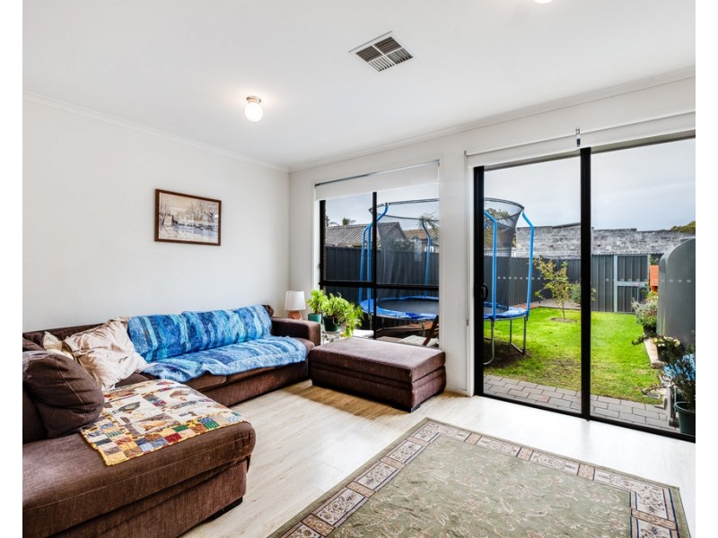 4 Ragless Avenue, Park Holme SA 5043