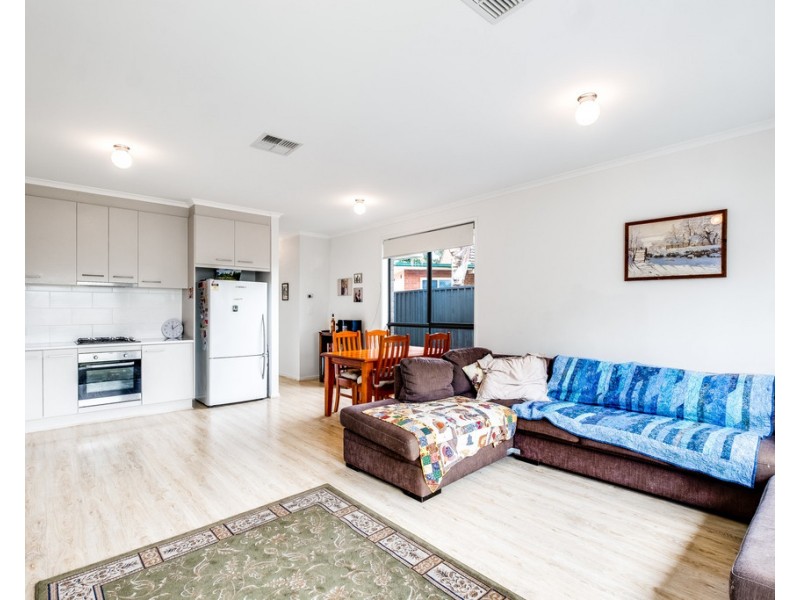 4 Ragless Avenue, Park Holme SA 5043