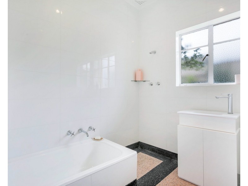 1 Squires Avenue, Seaton SA 5023