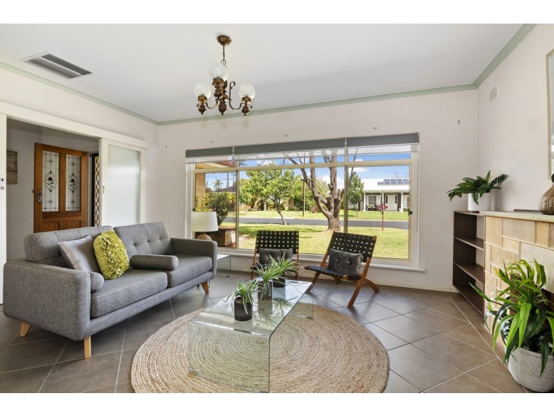 17 Allendale Avenue, Novar Gardens SA 5040