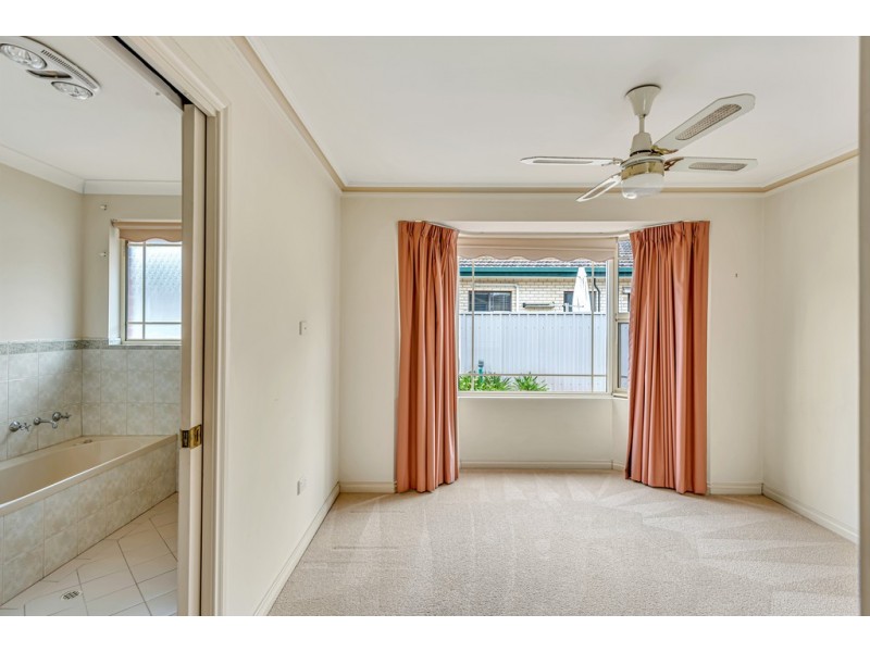 2/15 Dunrobin Road, Hove SA 5048