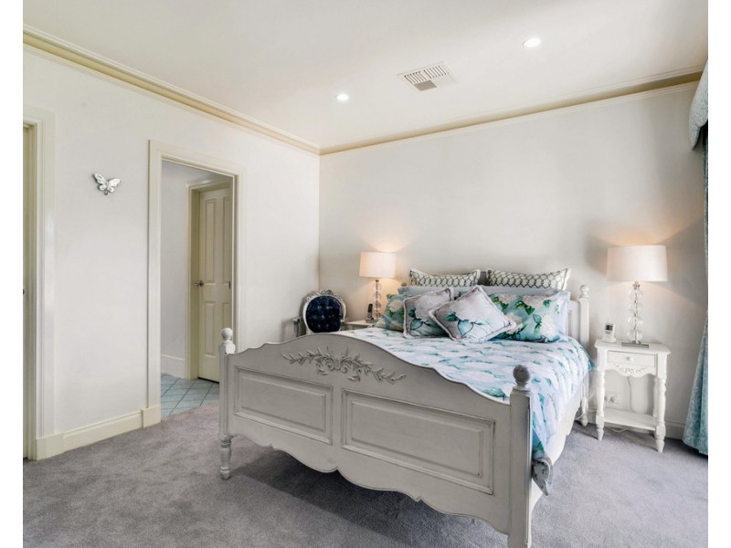 27 Hoylake Street, Novar Gardens SA 5040