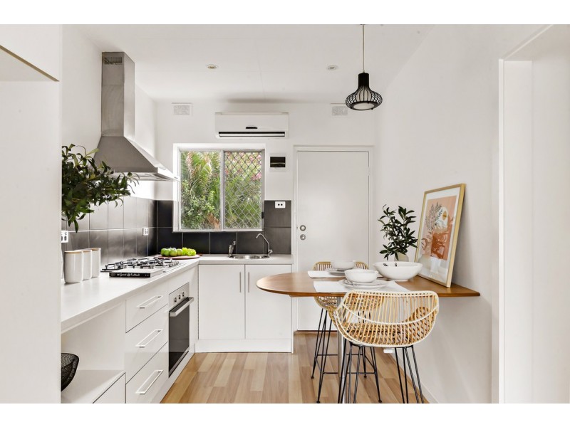 4/180 Seaview Road, Henley Beach South SA 5022