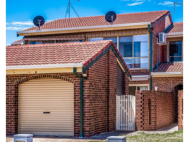 3/7 Sandpiper Place, West Lakes Shore SA 5020