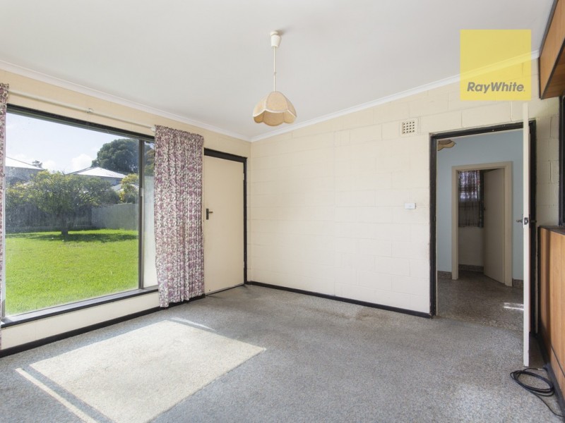 12 Howden Road, Fulham SA 5024