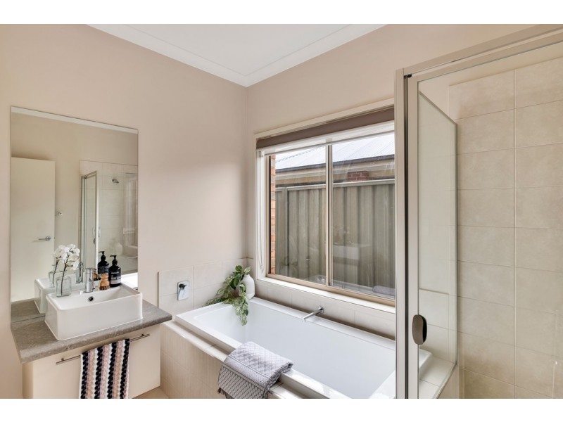 1b Oakleigh Road, Marion SA 5043