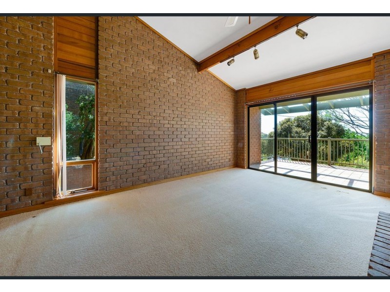 8 Cowell Crescent, Pasadena SA 5042