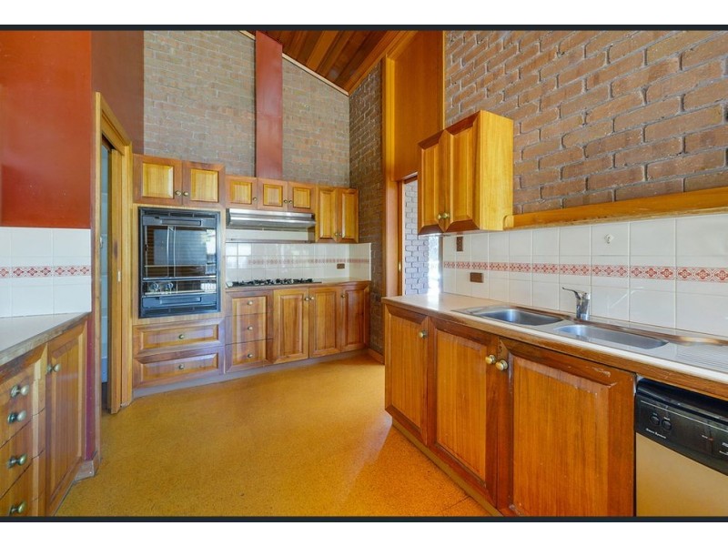 8 Cowell Crescent, Pasadena SA 5042