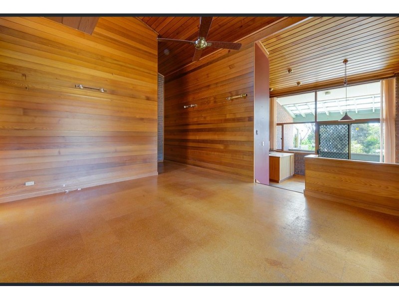 8 Cowell Crescent, Pasadena SA 5042