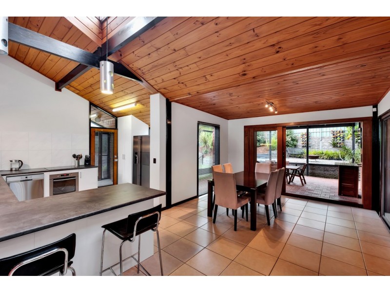 13 University Way, Bellevue Heights SA 5050
