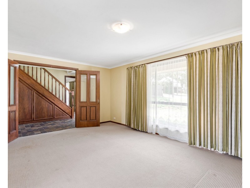 8 Fryer Street, Hallett Cove SA 5158