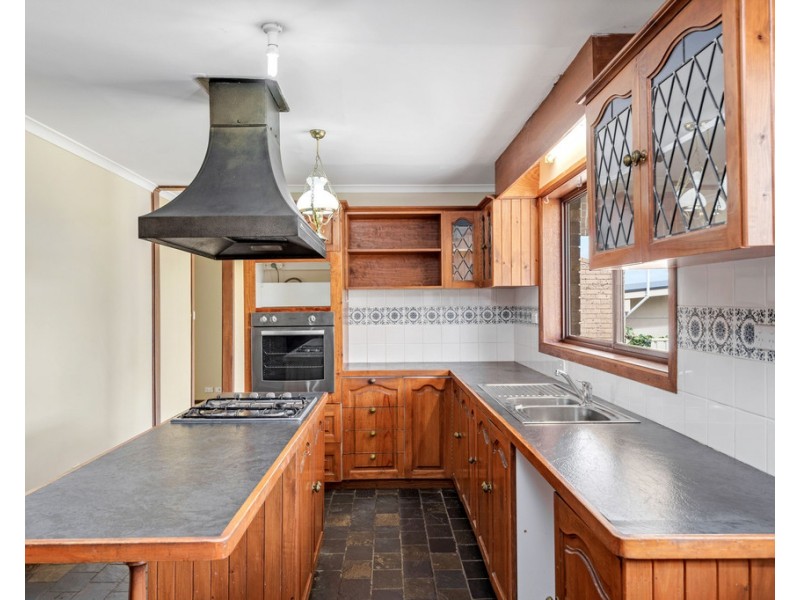 8 Fryer Street, Hallett Cove SA 5158