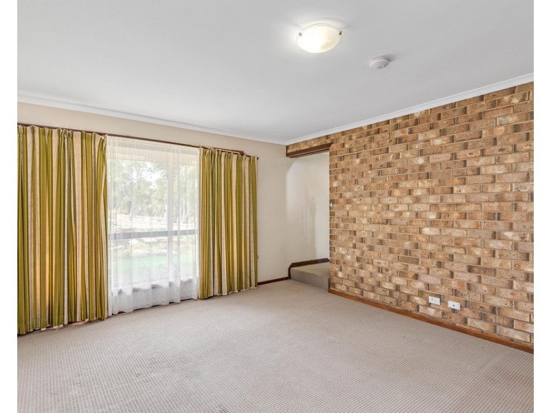 8 Fryer Street, Hallett Cove SA 5158