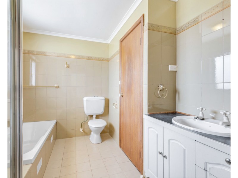 8 Fryer Street, Hallett Cove SA 5158