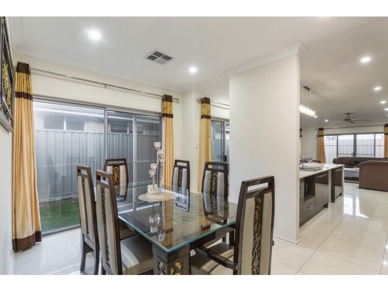 12 Scope Road, Woodcroft SA 5162