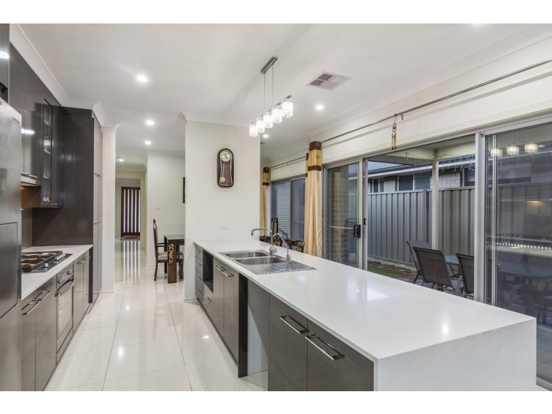 12 Scope Road, Woodcroft SA 5162