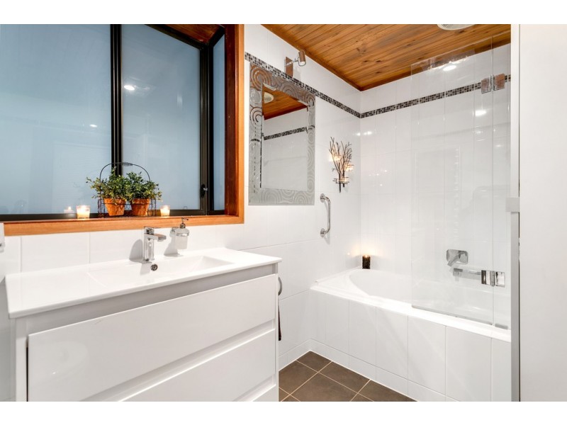 1 Thornbill Crescent, Coromandel Valley SA 5051