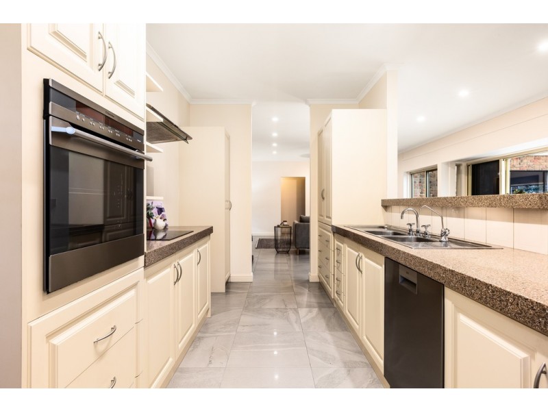 12 Hillview Street, Crafers West SA 5152