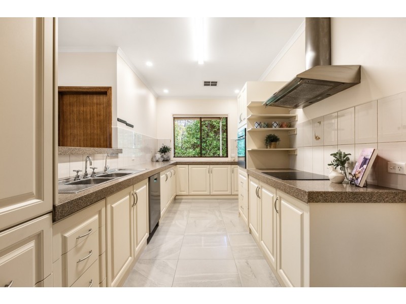 12 Hillview Street, Crafers West SA 5152