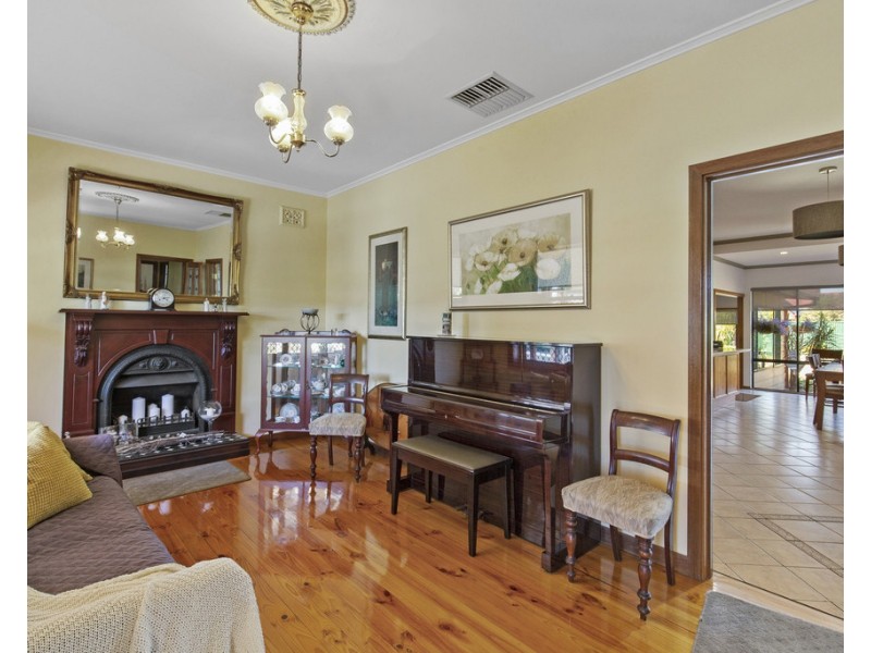 6 Stroma Road, Marion SA 5043