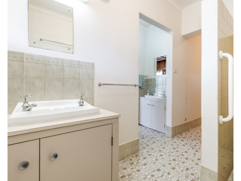 4 Sweetwater Street, Seacombe Gardens SA 5047