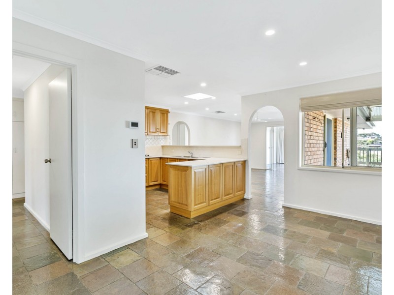 205 Perry Barr Road, Hallett Cove SA 5158