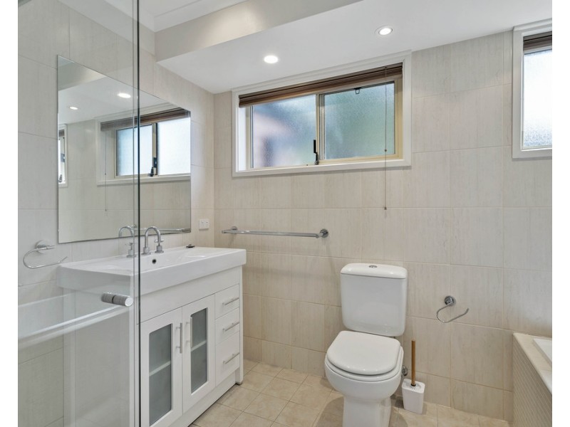 205 Perry Barr Road, Hallett Cove SA 5158