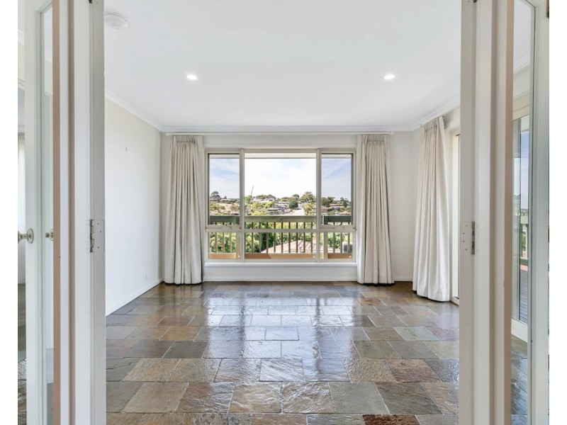 205 Perry Barr Road, Hallett Cove SA 5158