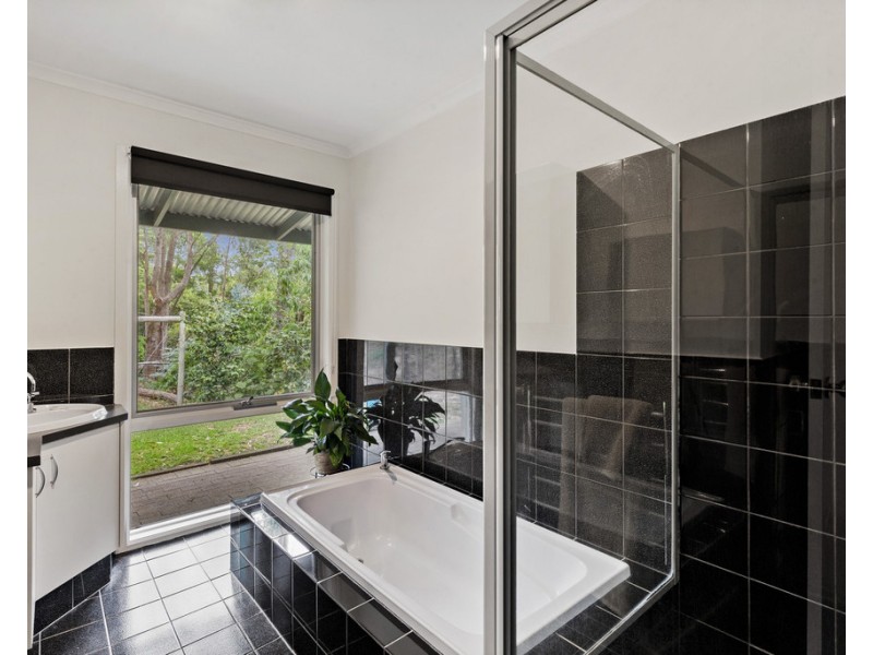 24 Wychwood Grove, Upper Sturt SA 5156