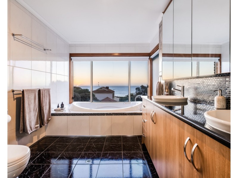 26 Albatross Walk, Hallett Cove SA 5158