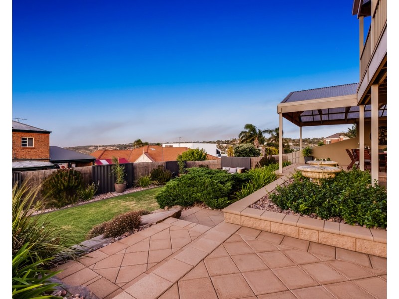 26 Albatross Walk, Hallett Cove SA 5158